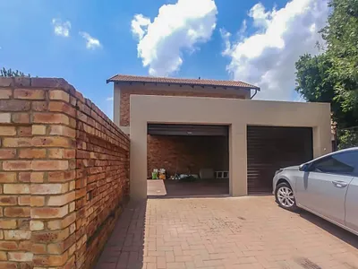 4 Bedroom Townhouse For Sale in Kempton Park - img
