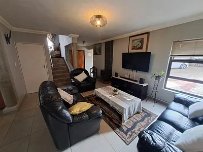4 Bedroom Apartment For Sale in Heidelberg - AK6u.webp