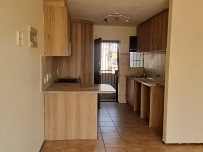 2 Bedroom Apartment To Rent in Witbank - img