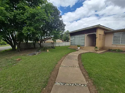 3 Bedroom House For Sale in Vredefort - h2ry.webp