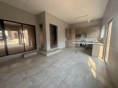 3 Bedroom Townhouse For Sale in Witbank - img