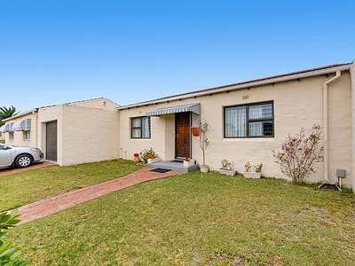 2 Bedroom House For Sale in Goodwood - gzXL.webp