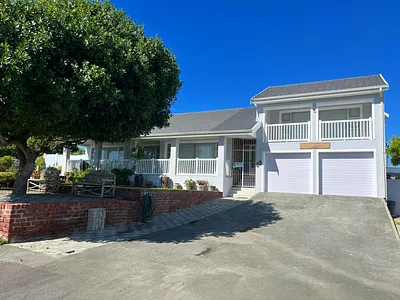 3 Bedroom House To Rent in Struisbaai - img