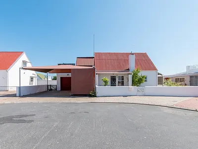 3 Bedroom House For Sale in Langebaan - Nf2i.webp