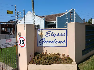 2 Bedroom Townhouse To Rent in Port Elizabeth - R5c1.webp