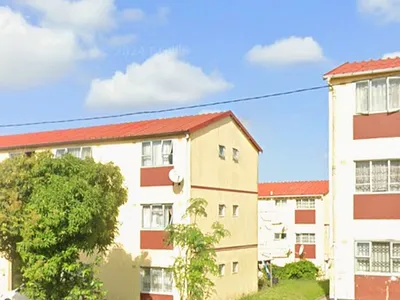 2 Bedroom Apartment For Sale in Chatsworth - Ytly.webp