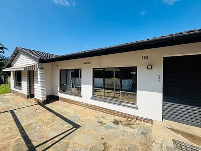 4 Bedroom House For Sale in Durban - FHvI.webp