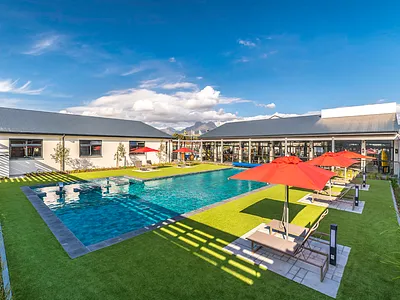 2 Bedroom Apartment To Rent in Somerset West - 5zHL.webp