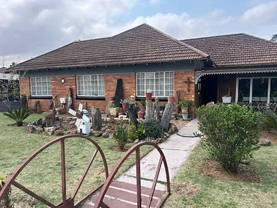 3 Bedroom House For Sale in Vierfontein - VF6m.webp