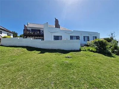 7 Bedroom House For Sale in East London - hqyY.webp