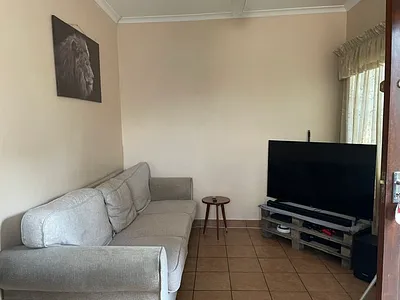 1 Bedroom Apartment To Rent in Pinetown - 0gRY.webp