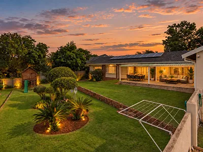 6 Bedroom House For Sale in Roodepoort - p9xb.webp
