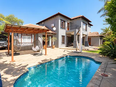 5 Bedroom House For Sale in Midrand - Da96.webp