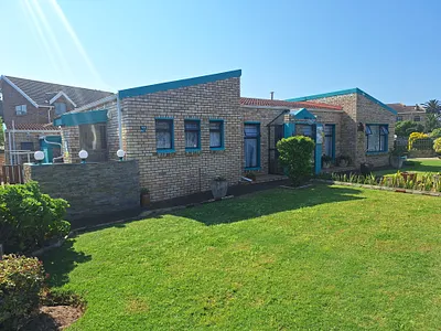 3 Bedroom House For Sale in Jeffreys Bay - z6oC.webp
