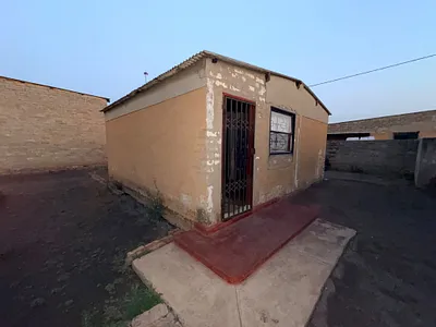 1 Bedroom House For Sale in Vanderbijlpark - img