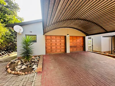 4 Bedroom House For Sale in Witbank - img
