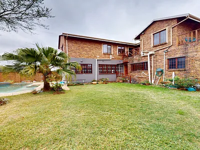 9 Bedroom House For Sale in Germiston - vNZc.webp