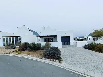 2 Bedroom House To Rent in St Helena Bay - LaLA.webp
