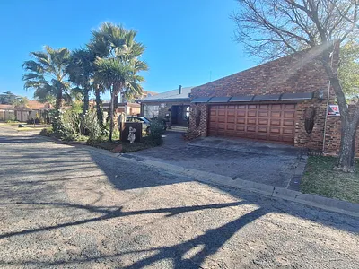 4 Bedroom House For Sale in Vanderbijlpark - img