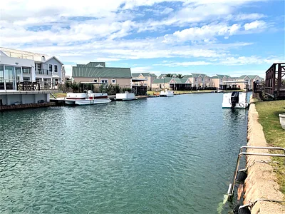 2 Bedroom Apartment For Sale in Jeffreys Bay - 7Vw0.webp