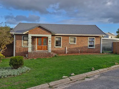 2 Bedroom House For Sale in Stilbaai West, Stilbaai - sil9.webp
