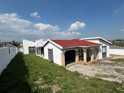 1 Bedroom Apartment To Rent in Mthatha - sYfS.webp