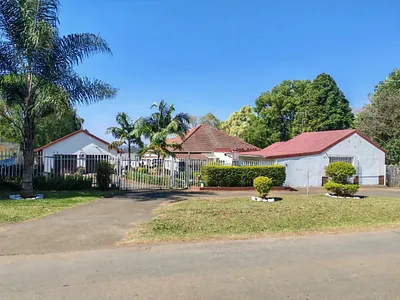 4 Bedroom House For Sale in Howick - J66t.webp