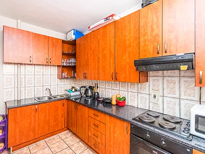 2 Bedroom Apartment For Sale in Roodepoort - km8g.webp