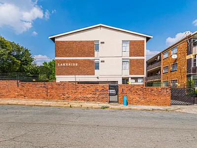 2 Bedroom Apartment For Sale in Roodepoort - nBix.webp