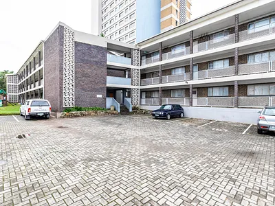 3 Bedroom Apartment For Sale in East London - img