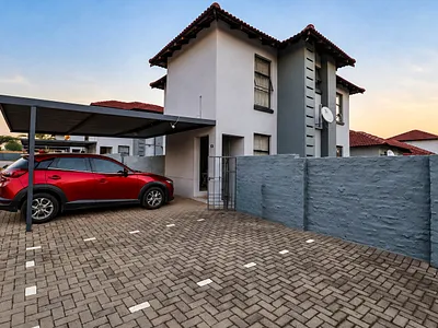 3 Bedroom Townhouse For Sale in Centurion - o91N.webp