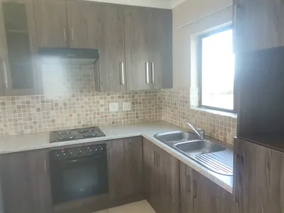 3 Bedroom Townhouse To Rent in East London - img