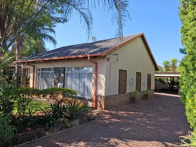 3 Bedroom House For Sale in Stilfontein - img