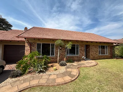 3 Bedroom House To Rent in Rustenburg - tunW.webp