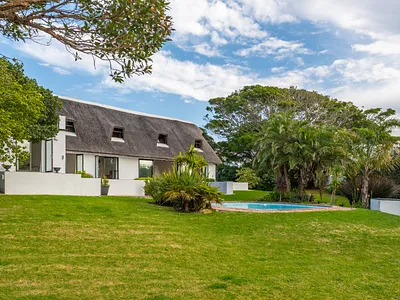 5 Bedroom House To Rent in St Francis Bay - L3bu.webp