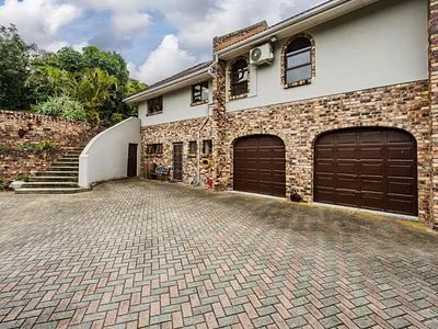 5 Bedroom House For Sale in East London - hGBX.webp