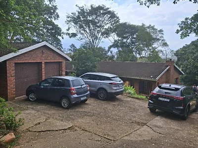 4 Bedroom House To Rent in Hillcrest - 7qJr.webp