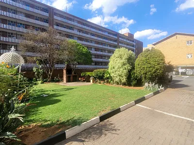 1.5 Bedroom Apartment For Sale in Pretoria - wOIs.webp