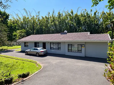 3 Bedroom House For Sale in Pinetown - 09LU.webp
