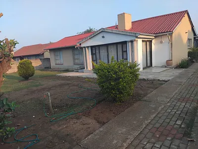 4 Bedroom House For Sale in Newcastle - 8rbn.webp