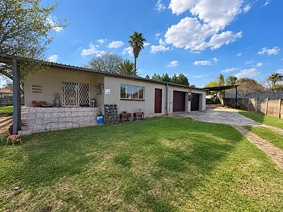 3 Bedroom House For Sale in Piet Retief - A3PD.webp