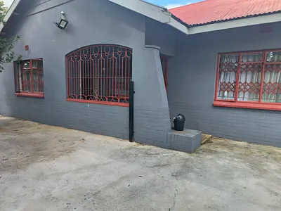 4 Bedroom House For Sale in Klerksdorp - DYw2.webp