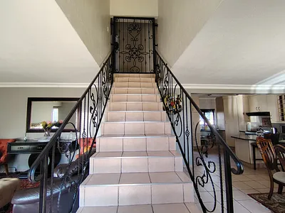4 Bedroom House For Sale in Pretoria - 5rNR.webp