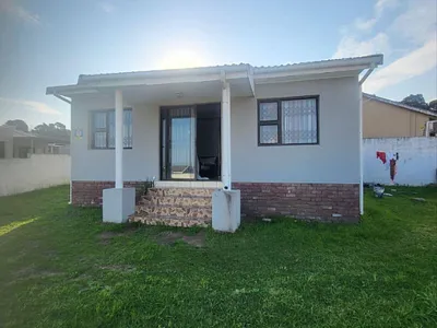 2 Bedroom House To Rent in East London - img