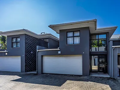 3 Bedroom House For Sale in East London - lMvy.webp