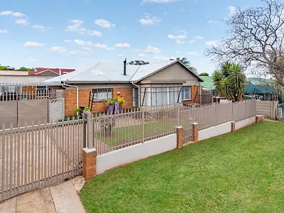 3 Bedroom House For Sale in Krugersdorp - s7Cf.webp