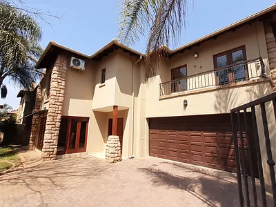3 Bedroom Townhouse To Rent in Pretoria - 8Bcd.webp