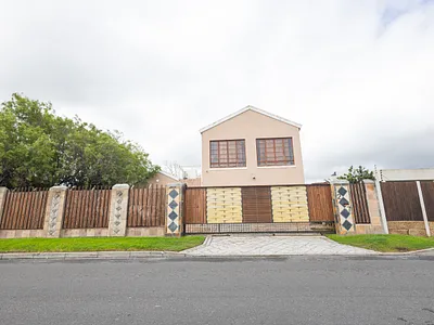 3 Bedroom House For Sale in Blouberg - eIWV.webp
