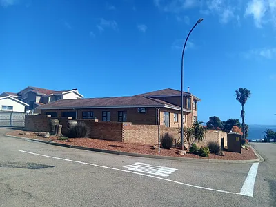 3 Bedroom House To Rent in Mossel Bay - aagE.webp