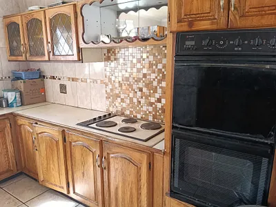 6 Bedroom House For Sale in Benoni - 5r1P.webp